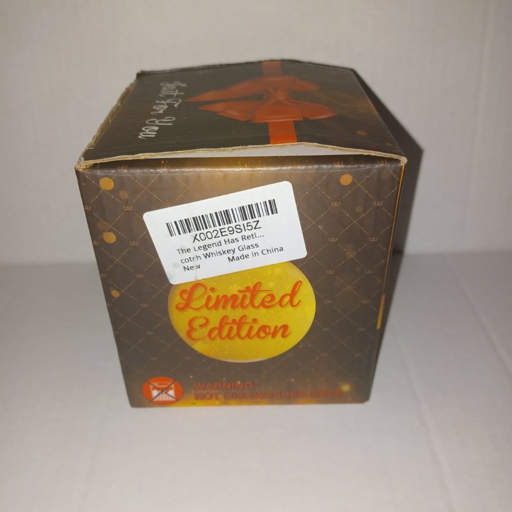 VINTAGE  WHISKEY GLASS (THE LEGEND HAS RETIRED) - Picture 2 of 11